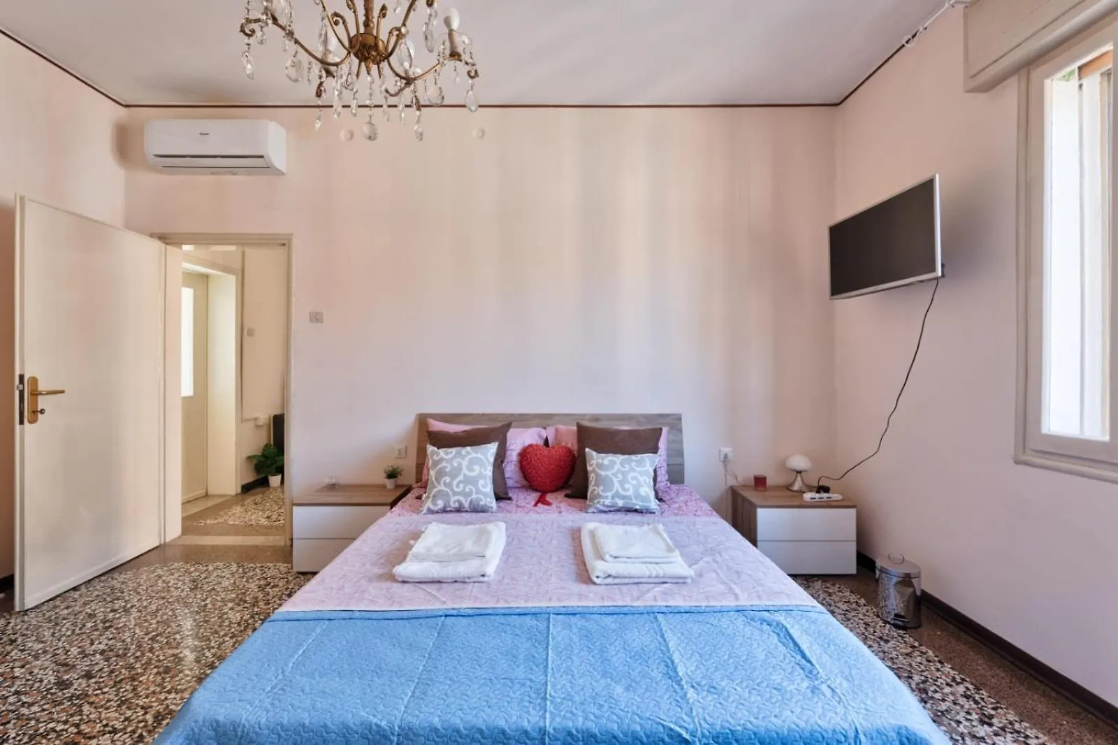 2 Bedroom Apartment Mestre Train Station Venice